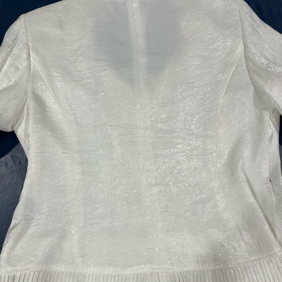 Adrianna Papell Evening Essentials White shimmering, lightweight jacket size 10 - Picture 11 of 11